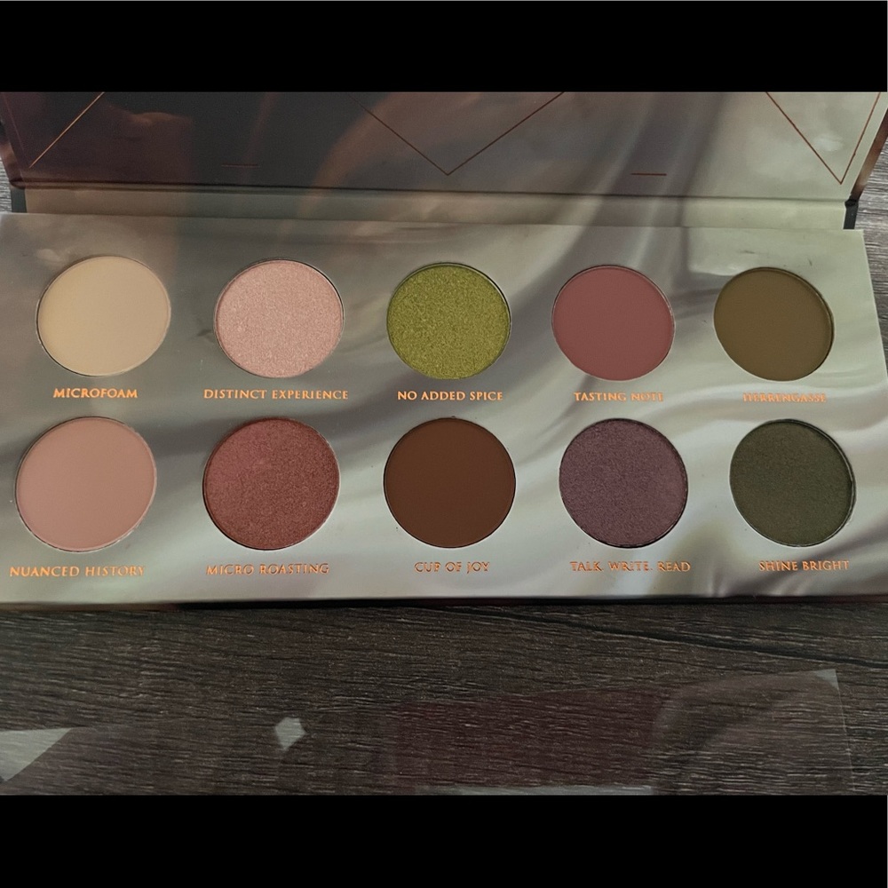 Zoeva eyeshadow palette